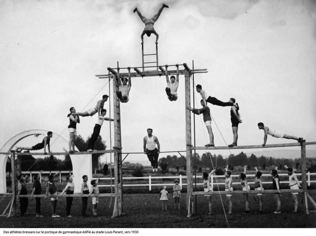 ancienne photo des athletes stade louis parant bourg-en-bresse